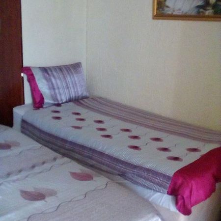 Guest House Macauly Johannesburg Exterior foto