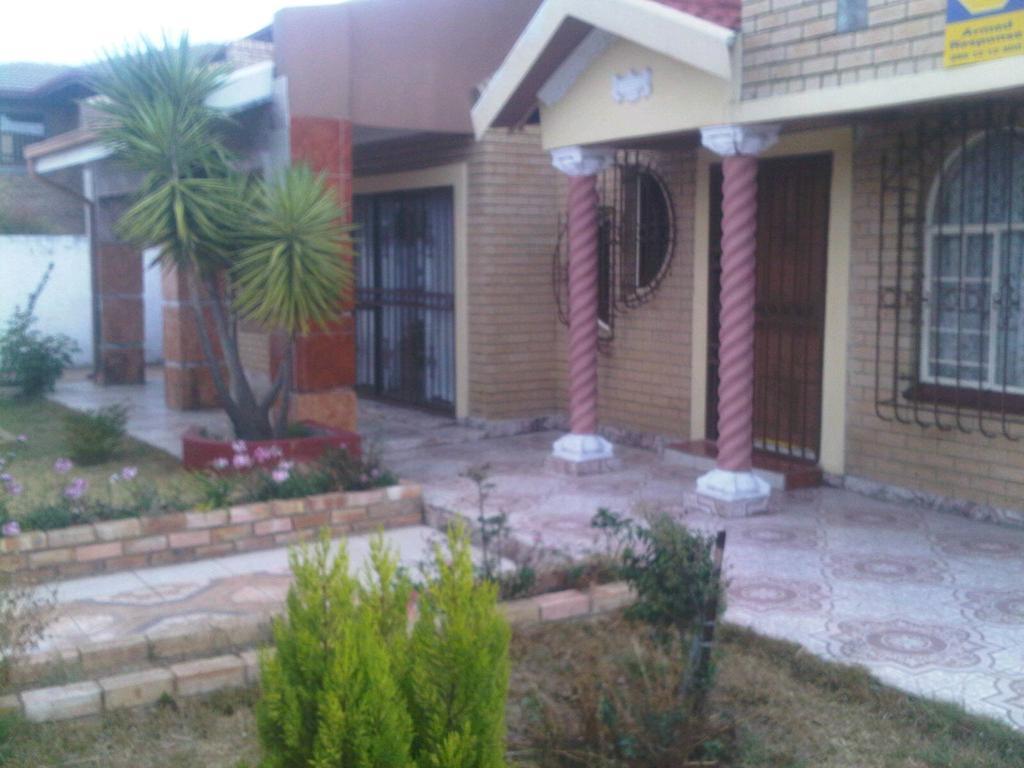 Guest House Macauly Johannesburg Exterior foto